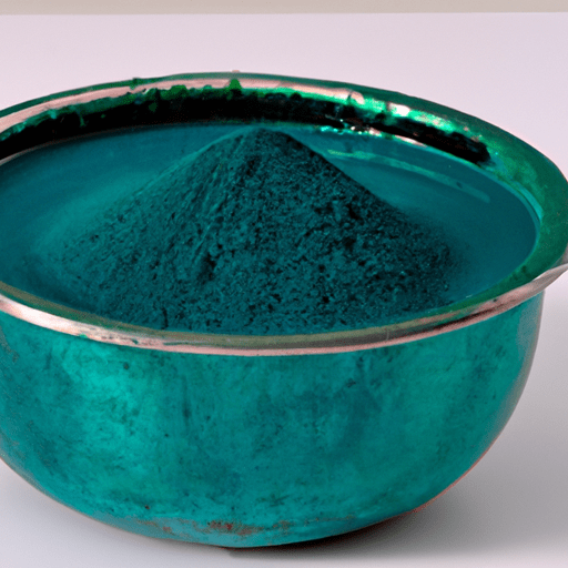קערת אבקת ספירולינה, בצבע כחול-ירוק תוסס